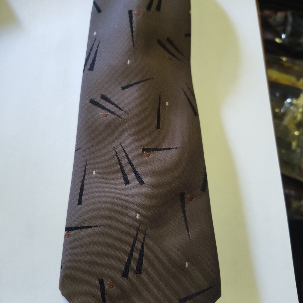 Elegant Brown Patterned Men's Tie